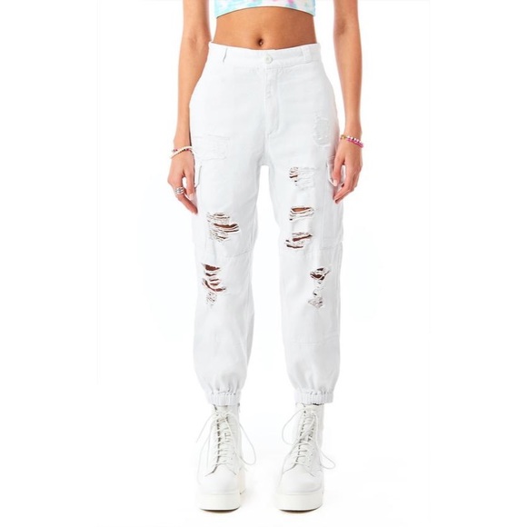 ❌SOLD❌ LF CARMAR White Cargo Pants - Picture 2 of 5
